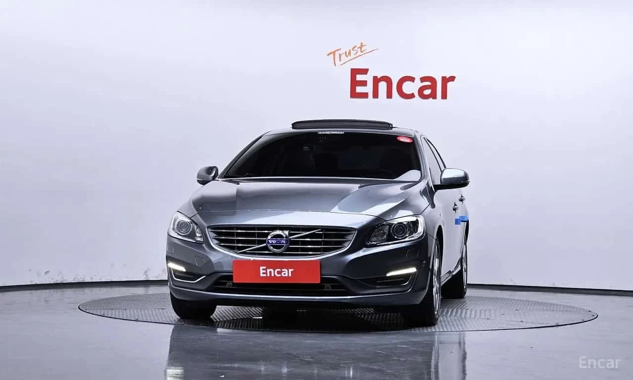 Volvo S60 D3| PANO| ПОДГРЕВИ| КАМЕРА| 2 КЛЮЧА| , снимка 3 - Автомобили и джипове - 56216925