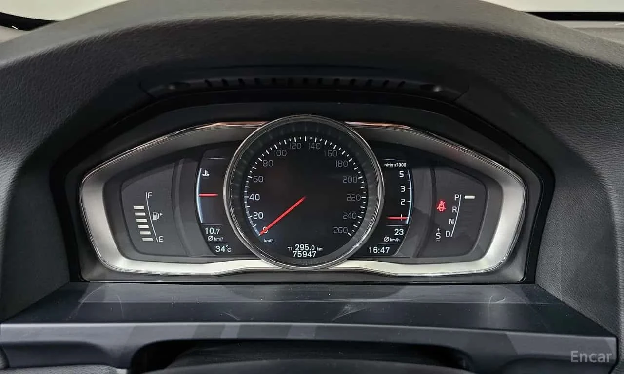 Volvo S60 D3| PANO| ПОДГРЕВИ| КАМЕРА| 2 КЛЮЧА| , снимка 8 - Автомобили и джипове - 56216925