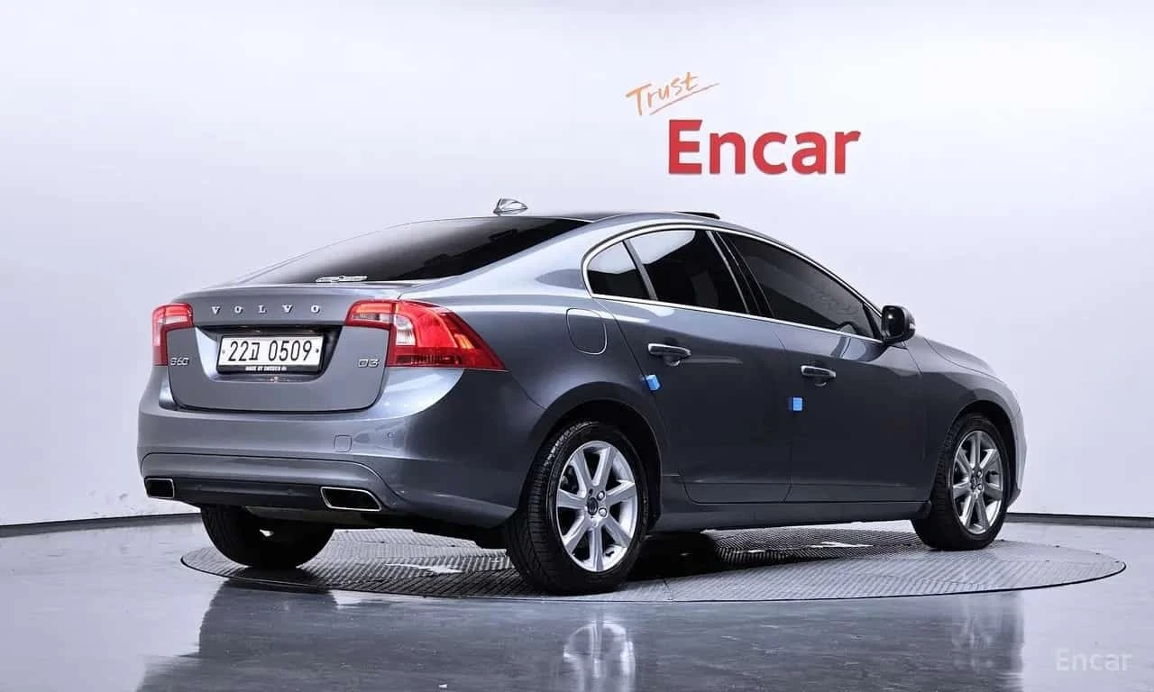 Volvo S60 D3| PANO| ПОДГРЕВИ| КАМЕРА| 2 КЛЮЧА| , снимка 2 - Автомобили и джипове - 56216925