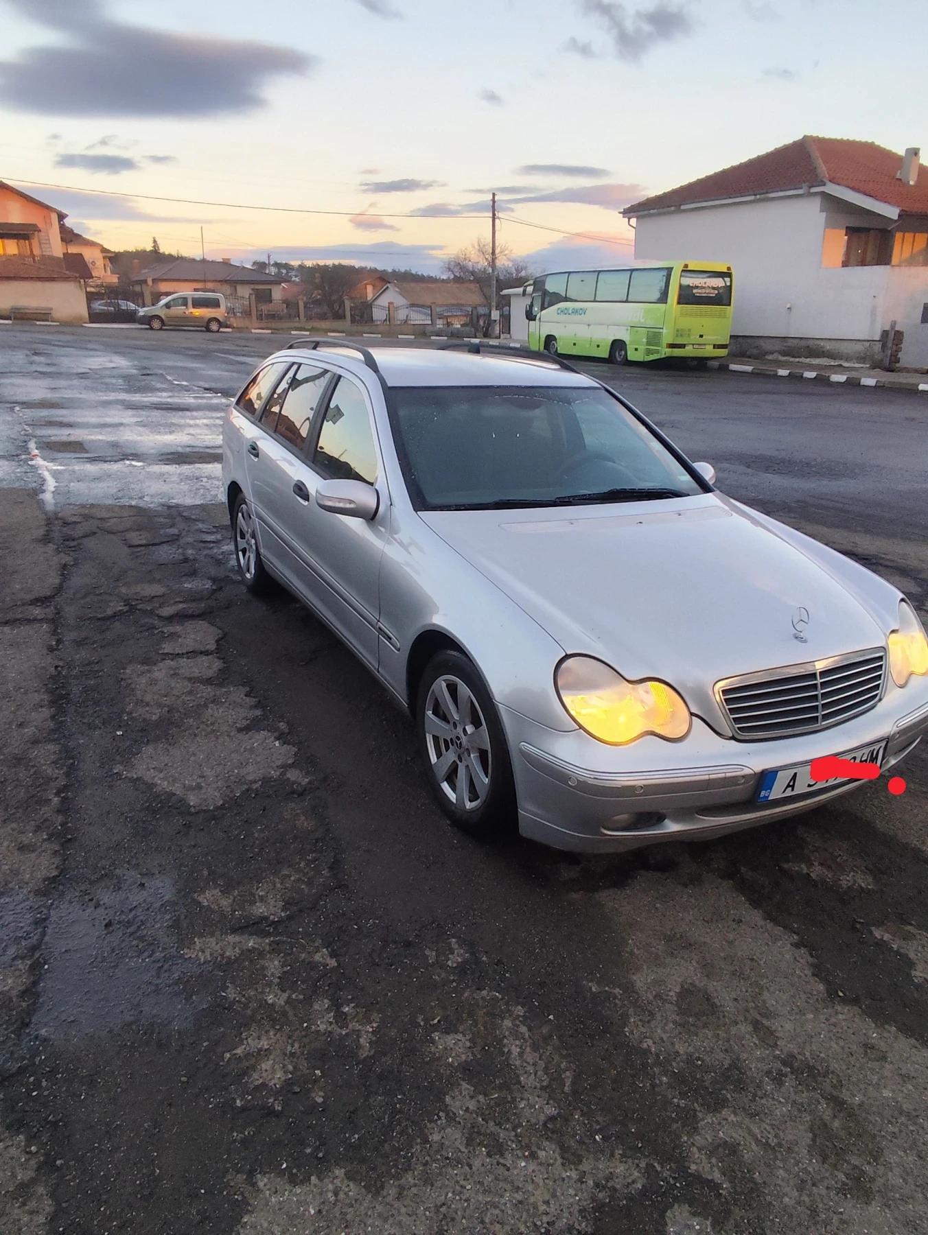 Mercedes-Benz C 220, снимка 2 - Автомобили и джипове - 56645197