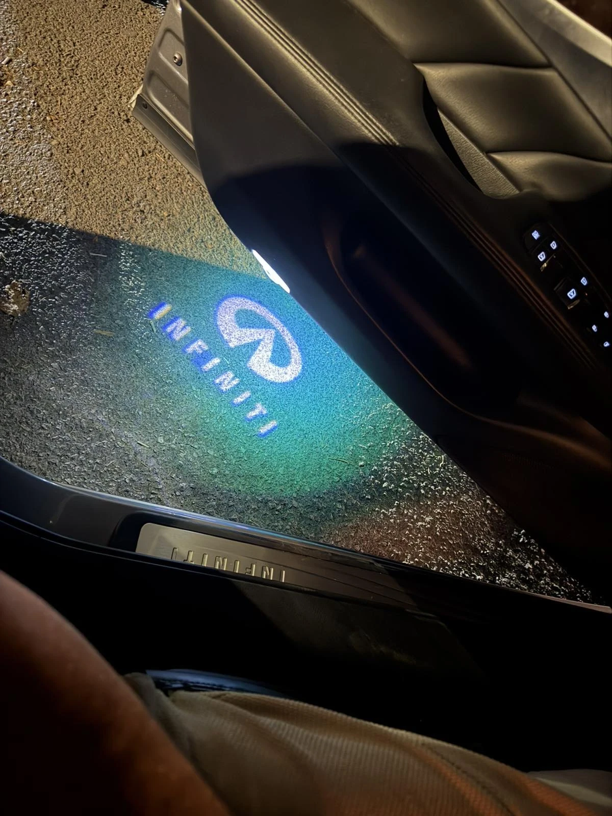 Infiniti M, снимка 7 - Автомобили и джипове - 56747078