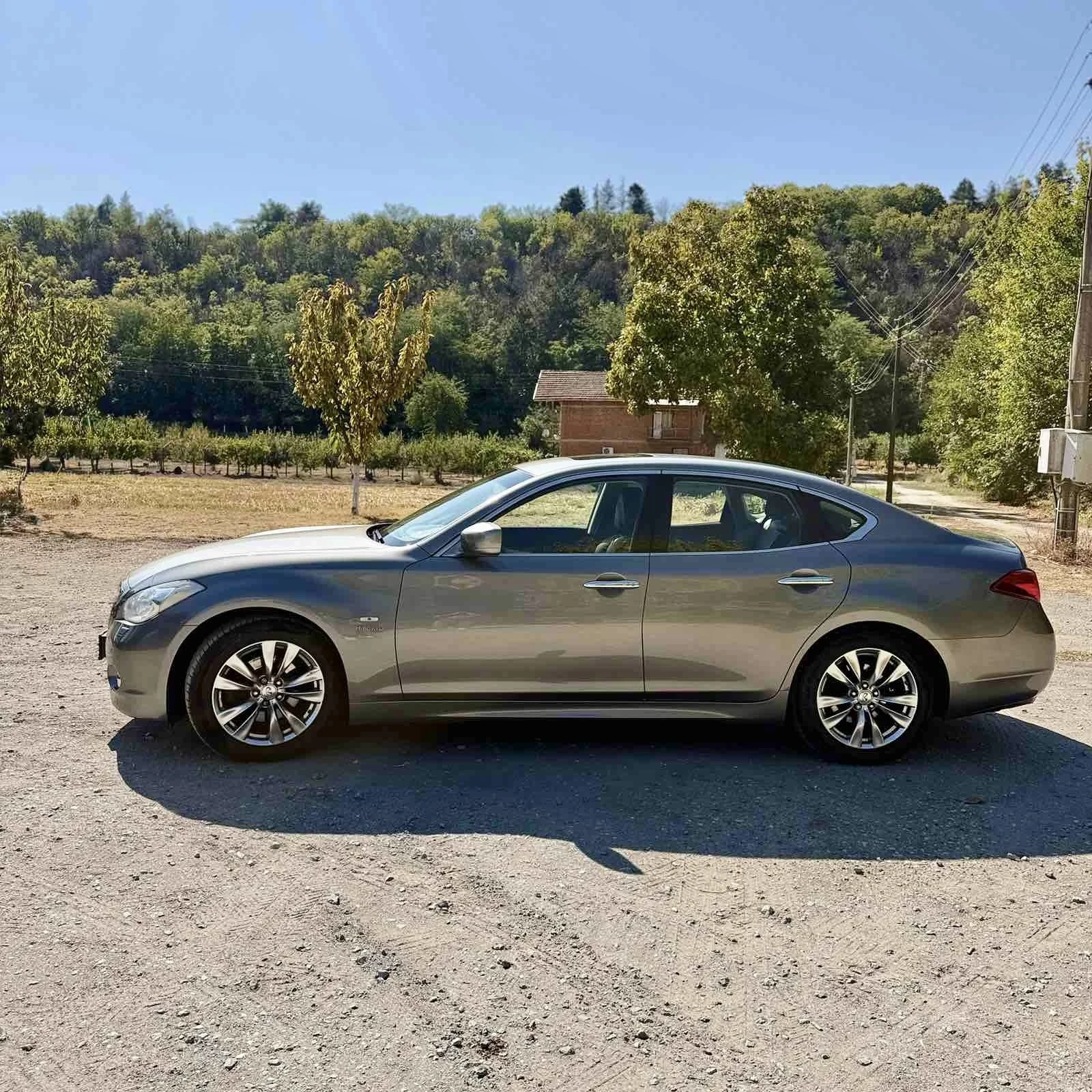 Infiniti M, снимка 5 - Автомобили и джипове - 56747078