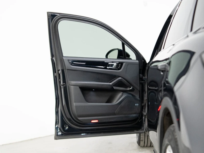 Porsche Cayenne * PREMIUM PLUS PKG | BOSE | PANO * CARFAX * БЕЗ ПЪ, снимка 12 - Автомобили и джипове - 52694056