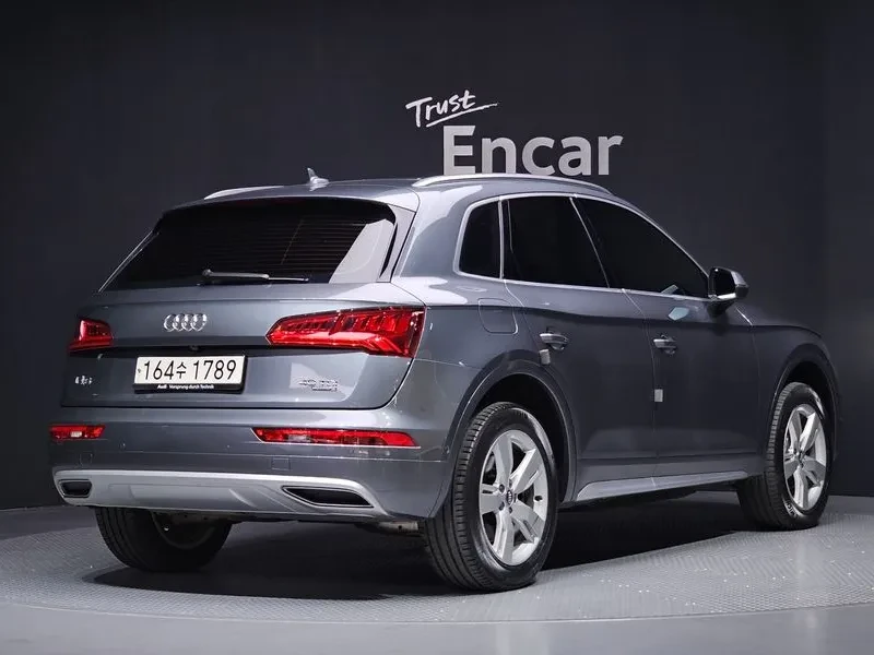 Audi Q5 2.0 TDI Quattro - САМО 30% АВАНС, снимка 2 - Автомобили и джипове - 56007913