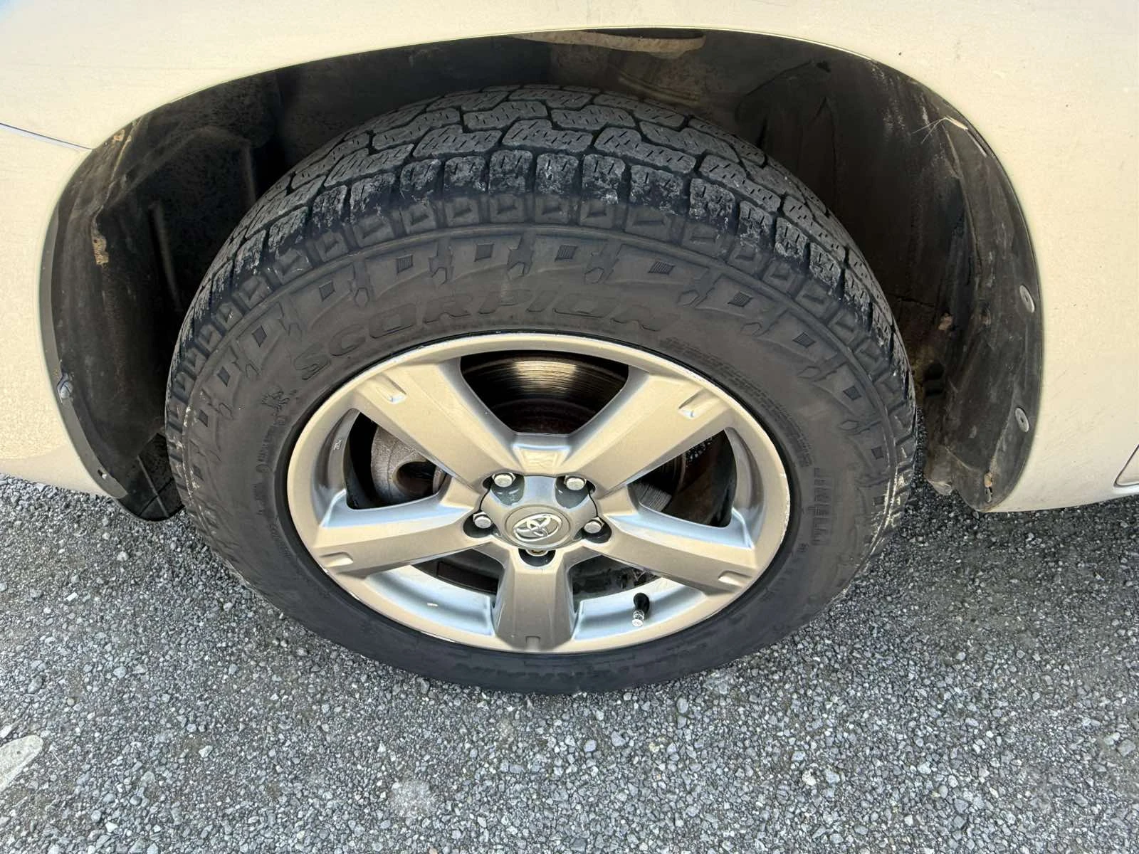 Toyota Rav4 НА ЧАСТИ 2. 2 D4D, 150 к. с. , 2012г, снимка 11 - Автомобили и джипове - 52982271