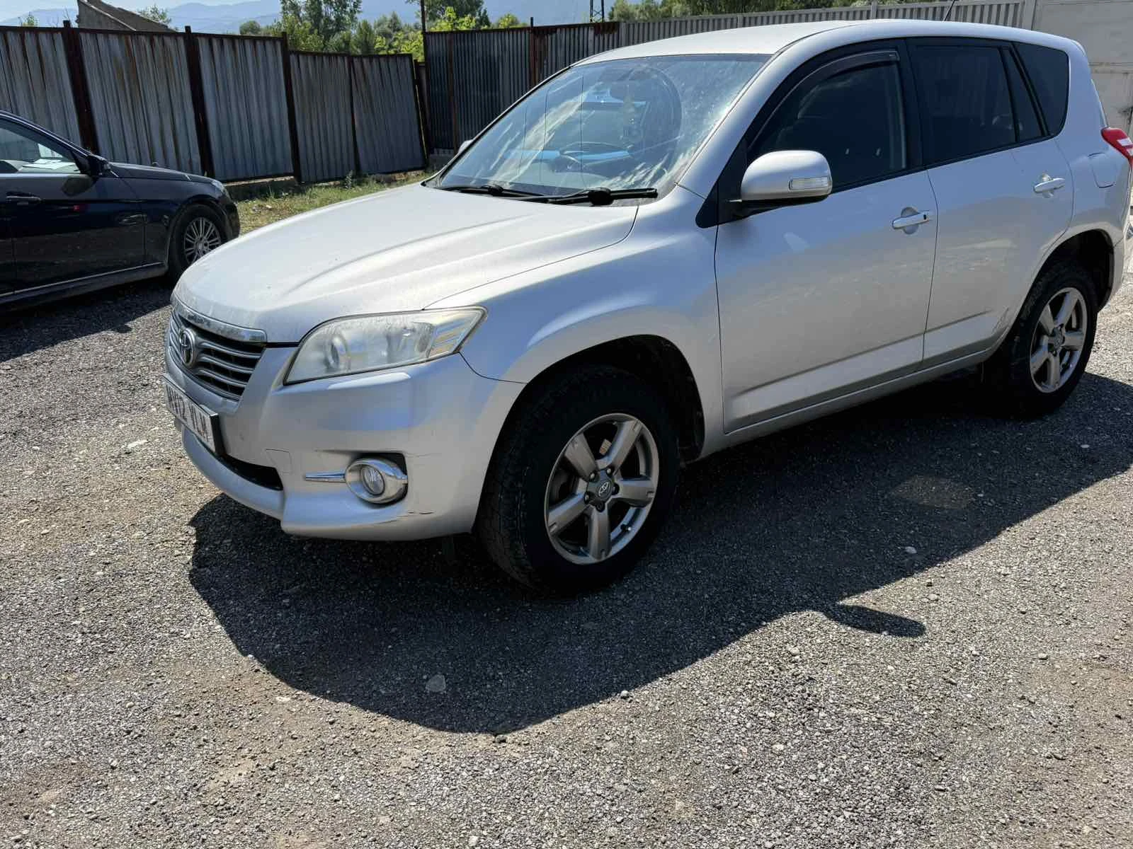 Toyota Rav4 НА ЧАСТИ 2. 2 D4D, 150 к. с. , 2012г, снимка 4 - Автомобили и джипове - 52982271