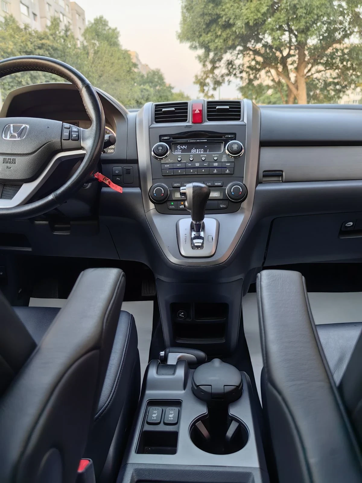 Honda Cr-v 2.0i-150к.с* Автомат* Кожа* Панорама* Подгрев* Пар - изображение 9