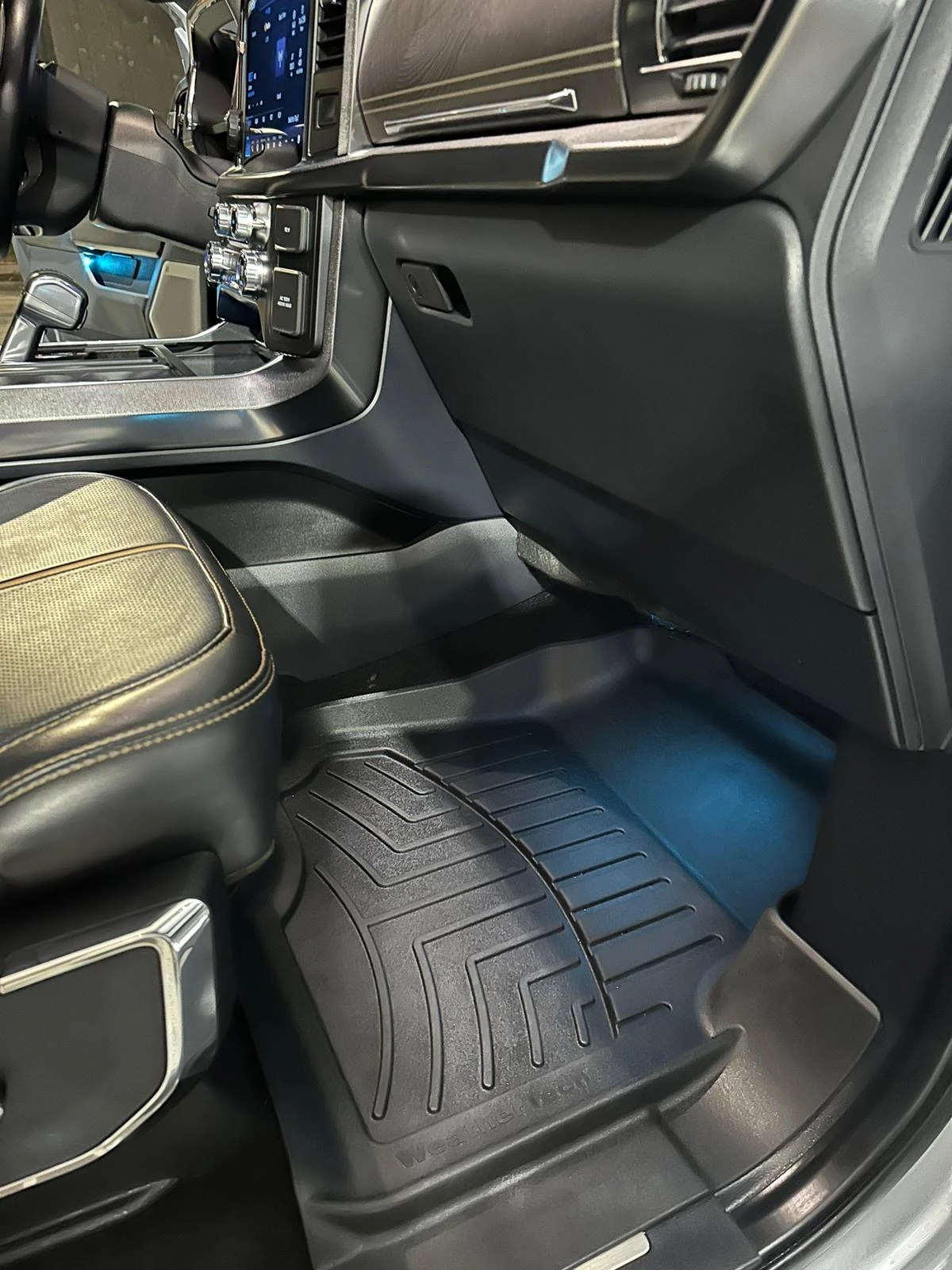 Ford F150 PLATINUM REG. EU   SINGLE OWNER - изображение 10