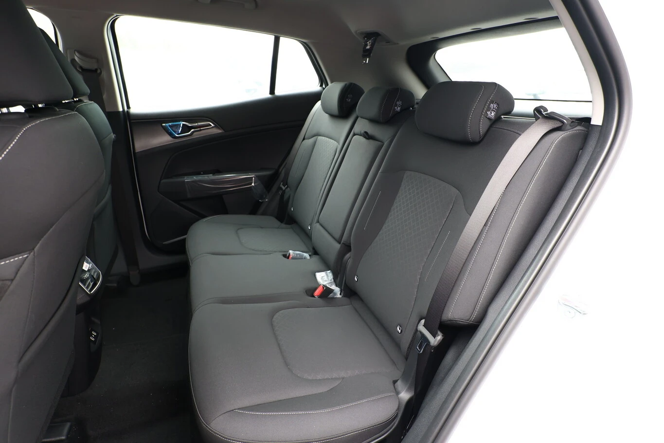 Kia Sportage, снимка 8 - Автомобили и джипове - 53765948