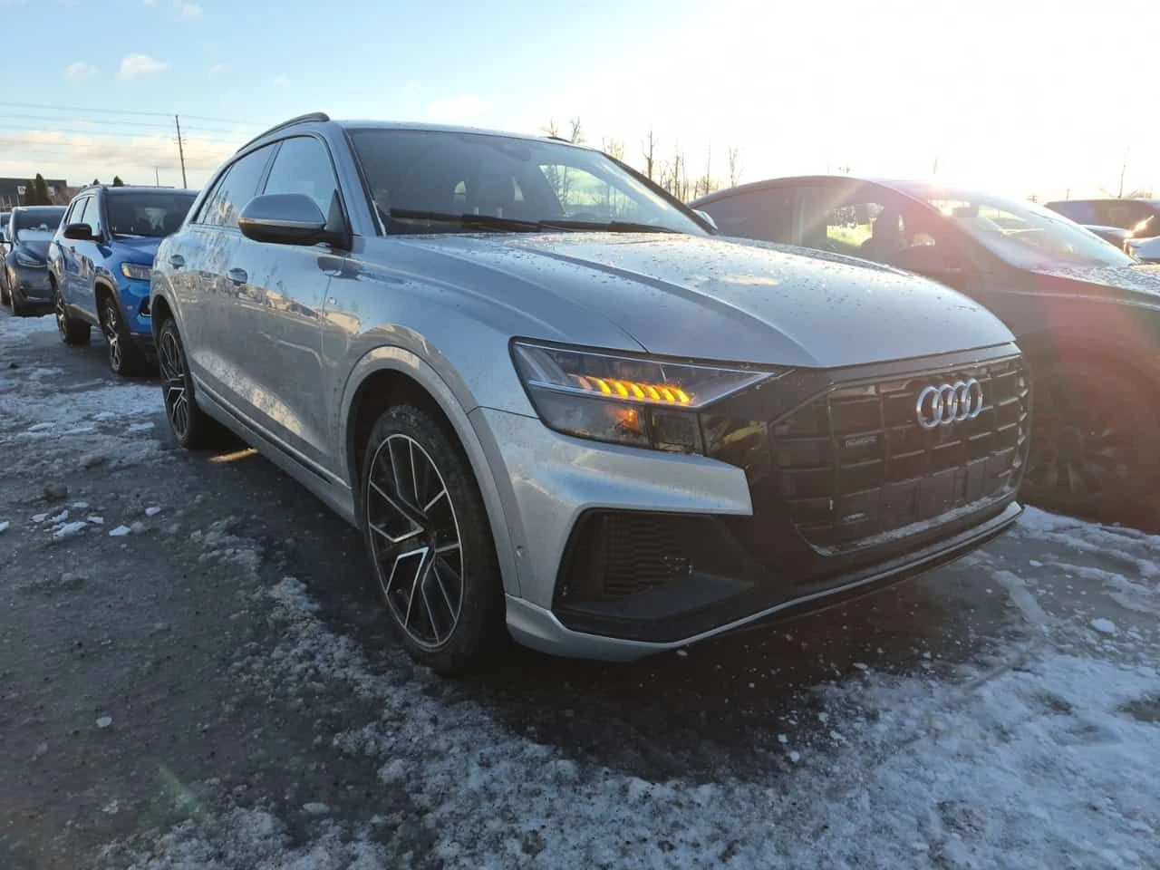 Audi Q8 /MATRIX LED / 360 / DISTRONIC / ОБДУХВАНЕ , снимка 2 - Автомобили и джипове - 53866851