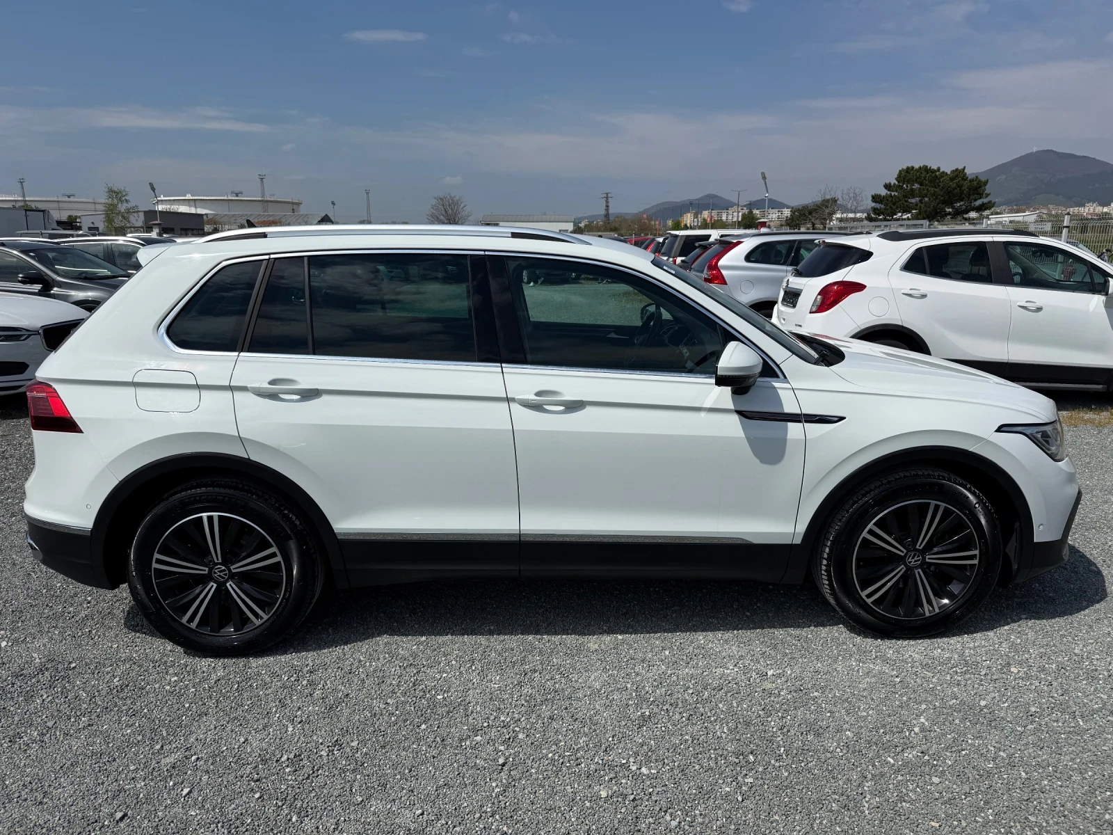 VW Tiguan (KATO НОВА), снимка 4 - Автомобили и джипове - 54254868