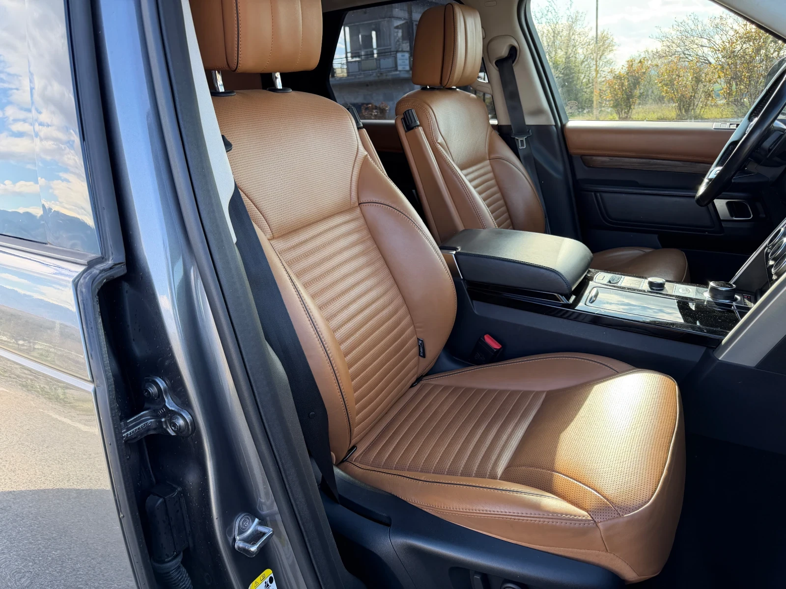 Land Rover Discovery 3.0 HSE TD6, снимка 14 - Автомобили и джипове - 54333579