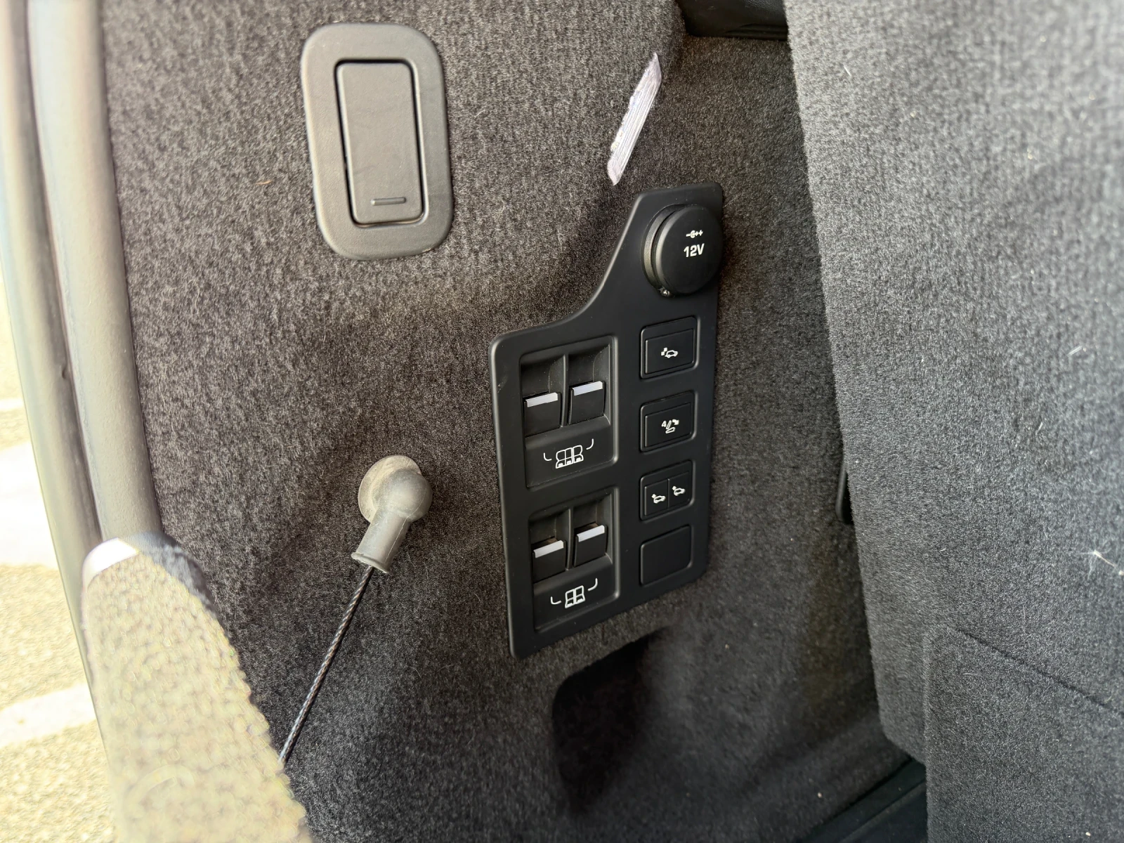 Land Rover Discovery 3.0 HSE TD6, снимка 16 - Автомобили и джипове - 54333579