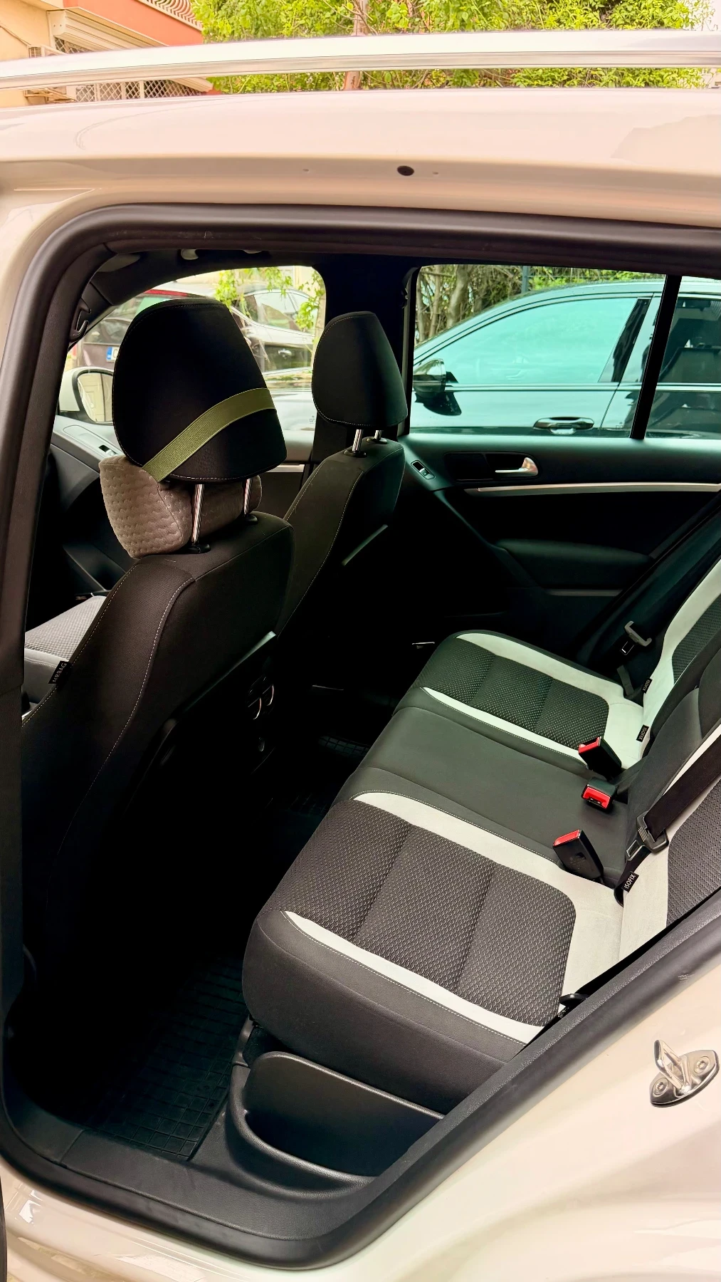 VW Tiguan 2.0 TDI R-Line/ DSG / DynAudio / DCC , снимка 11 - Автомобили и джипове - 54607727
