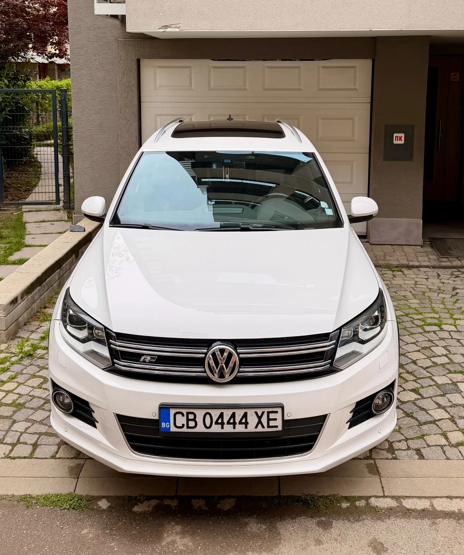 VW Tiguan 2.0 TDI R-Line/ DSG / DynAudio / DCC , снимка 3 - Автомобили и джипове - 54607727