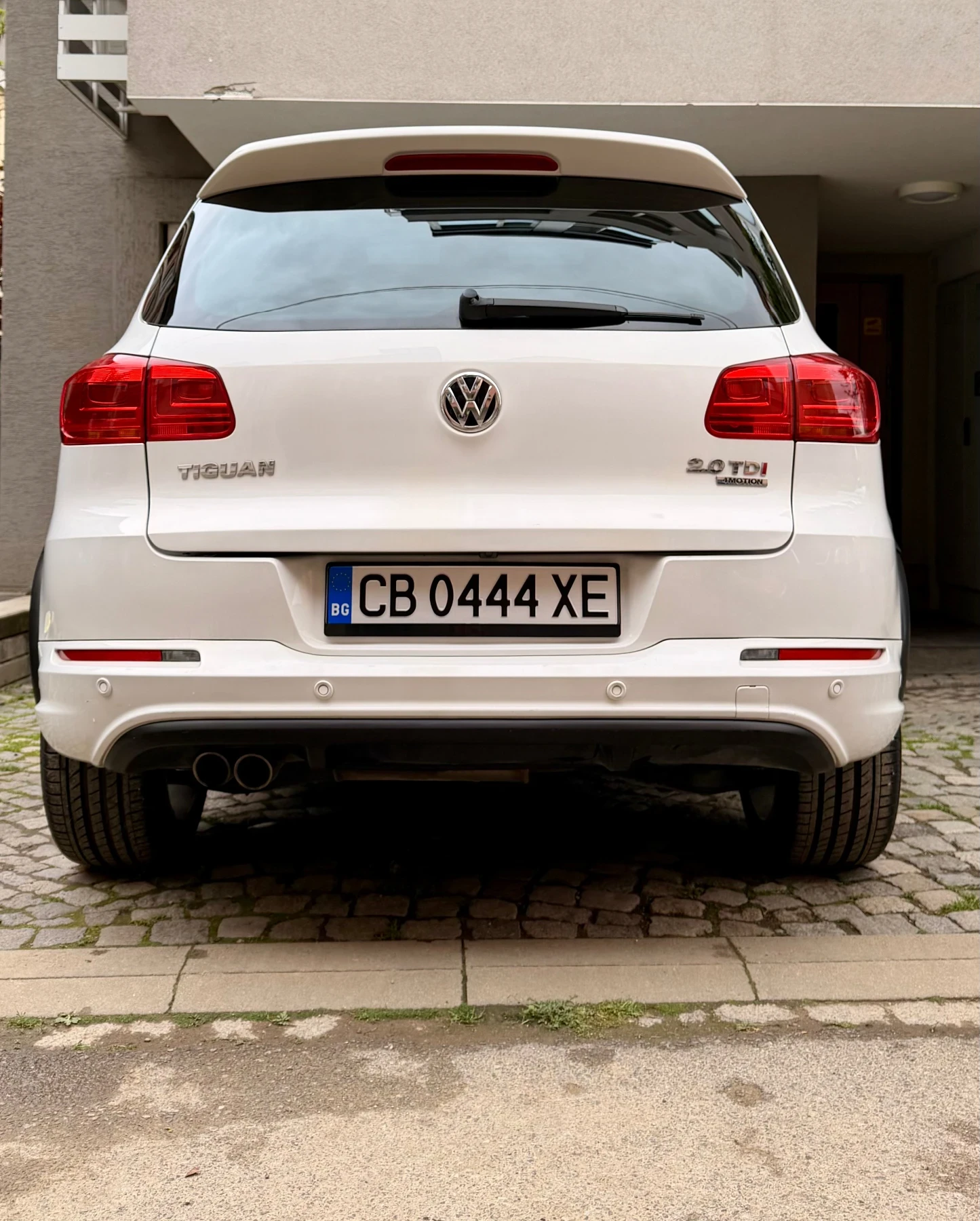 VW Tiguan 2.0 TDI R-Line/ DSG / DynAudio / DCC , снимка 6 - Автомобили и джипове - 54607727