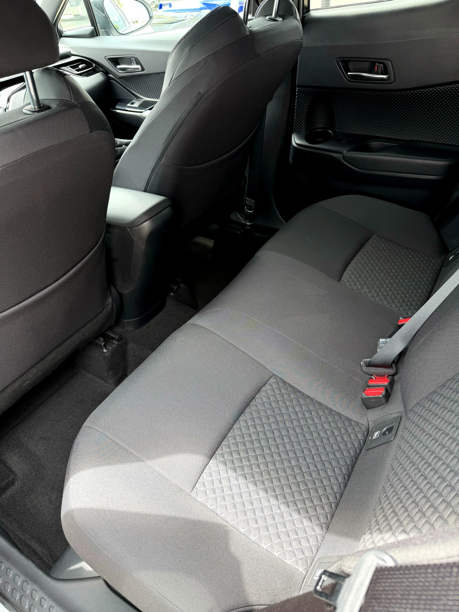 Toyota C-HR, снимка 4 - Автомобили и джипове - 54722322