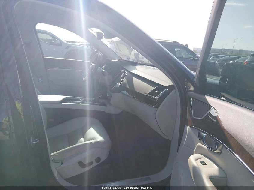 Volvo Xc90 T5* MOMENTUM* ПОДГРЕВ* КАМЕРА* ПАНО* , снимка 9 - Автомобили и джипове - 54813993
