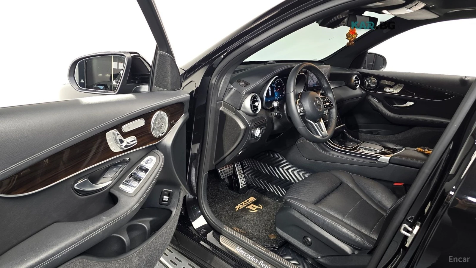 Mercedes-Benz GLC 300 4MATIC/DRIVE-ASSISTS/SUNROOF/DIGITAL, снимка 5 - Автомобили и джипове - 55746800