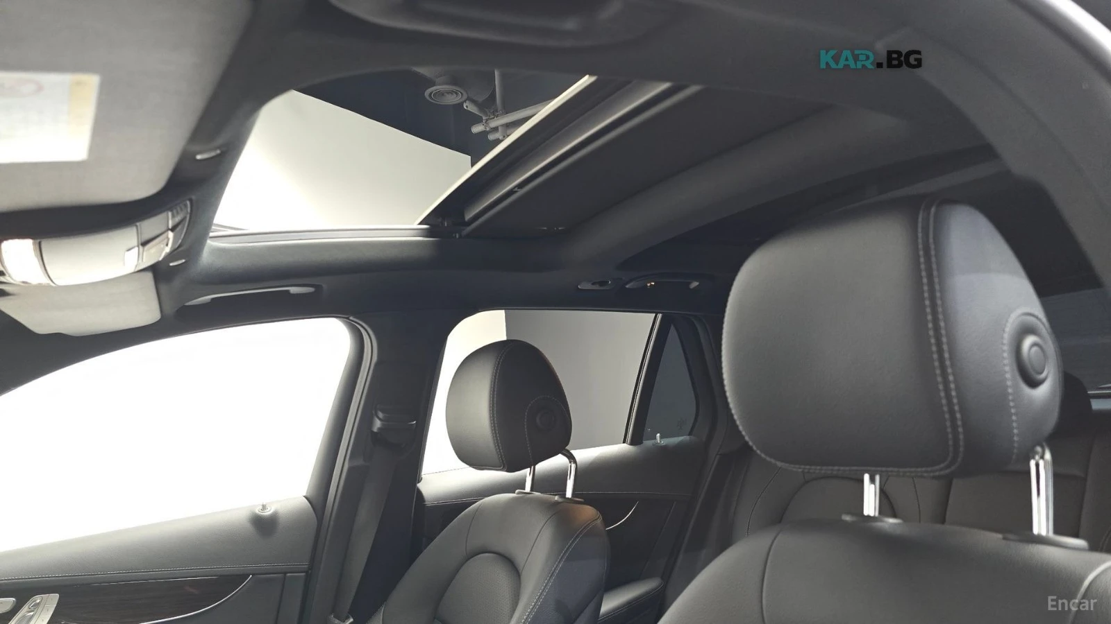 Mercedes-Benz GLC 300 4MATIC/DRIVE-ASSISTS/SUNROOF/DIGITAL, снимка 12 - Автомобили и джипове - 55746800