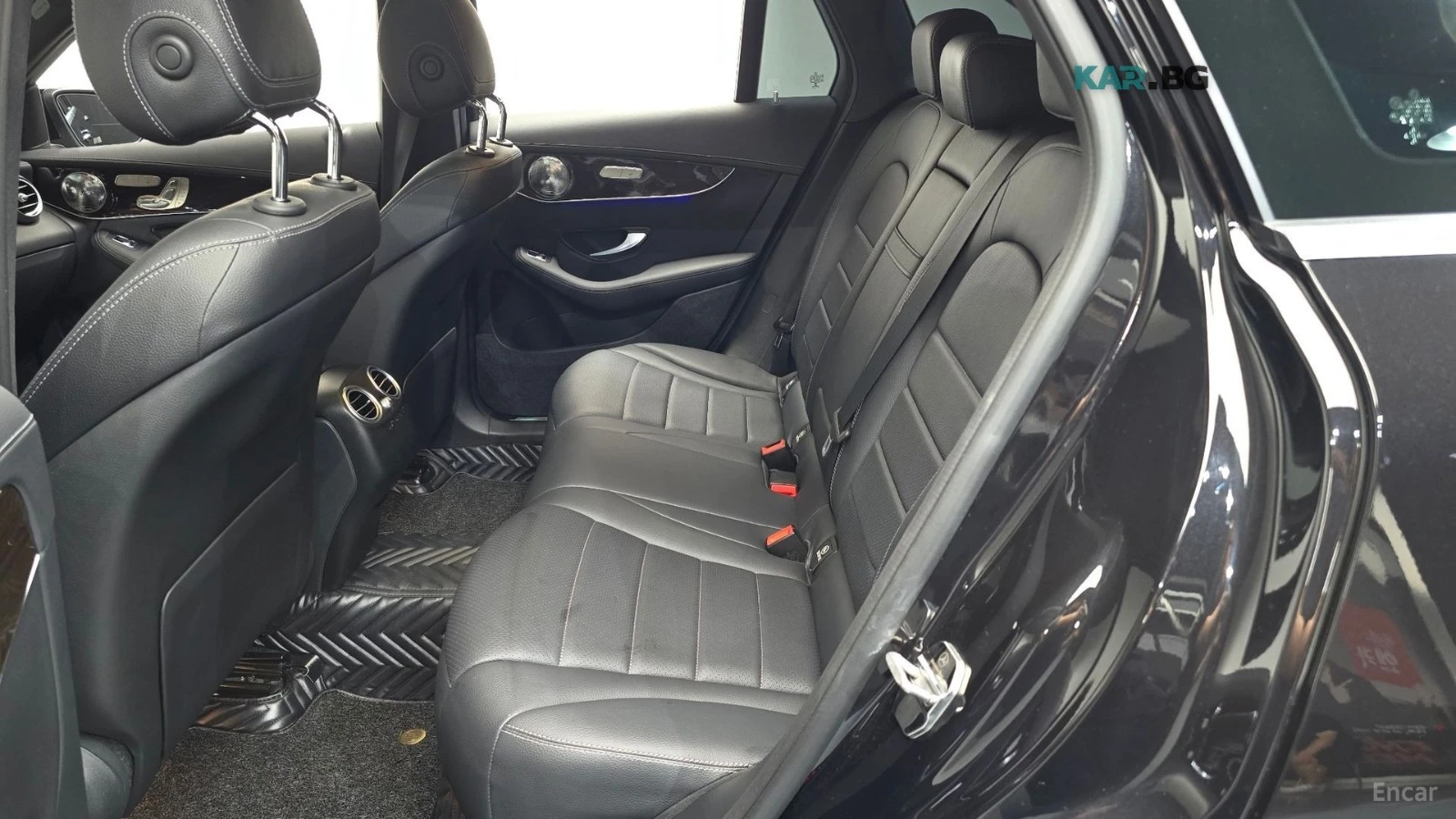 Mercedes-Benz GLC 300 4MATIC/DRIVE-ASSISTS/SUNROOF/DIGITAL, снимка 16 - Автомобили и джипове - 55746800