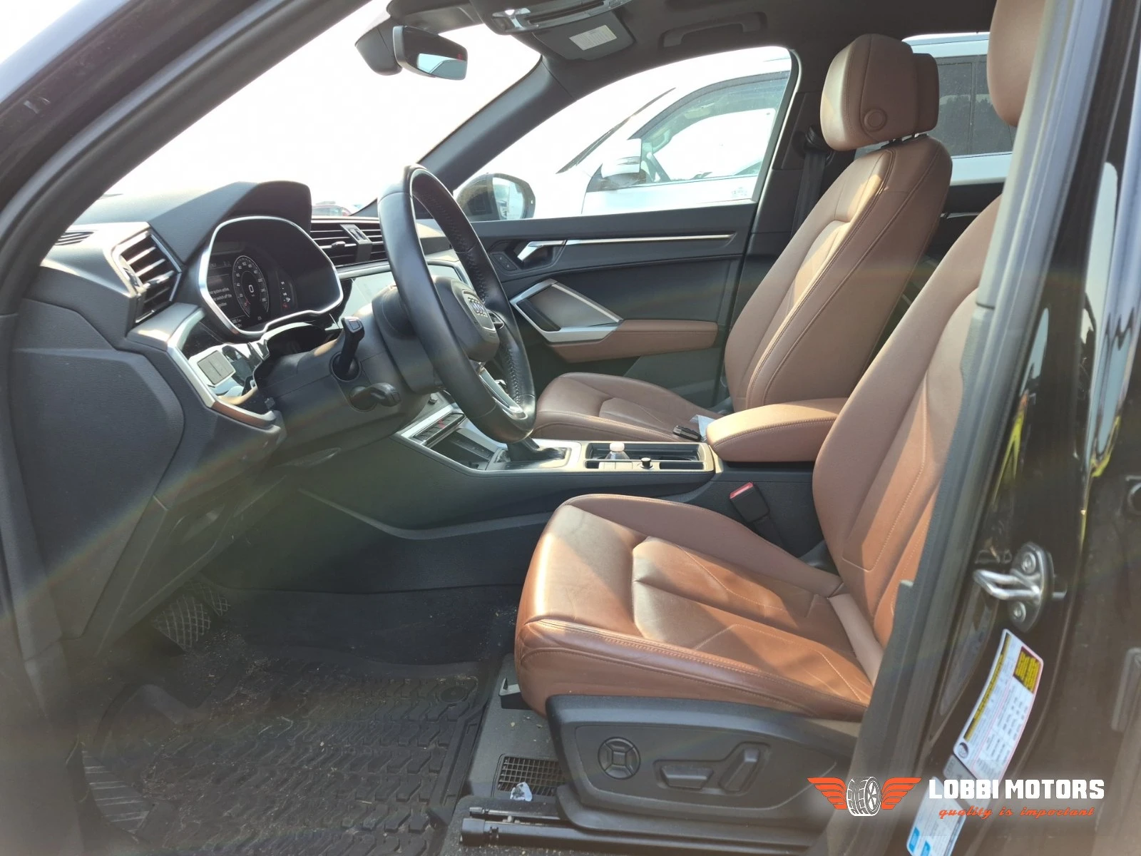 Audi Q3, снимка 5 - Автомобили и джипове - 56103874