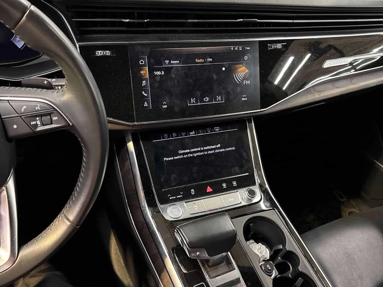 Audi Q8 * Technik * CARFAX * БЕЗ ПЪРВОНАЧАЛНА ВНОСКА, снимка 9 - Автомобили и джипове - 56320719