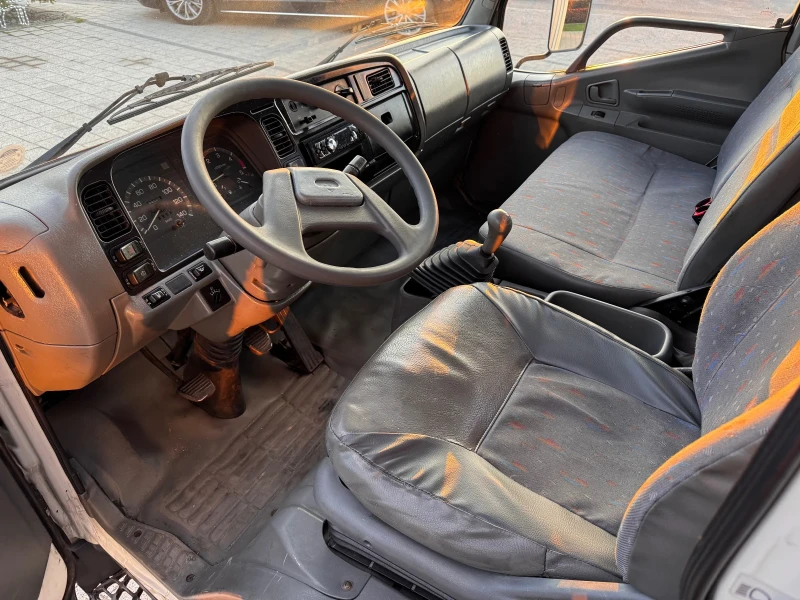 Mitsubishi Canter 2.8TDI до 3.5т. 4.27м. , снимка 14 - Бусове и автобуси - 48323147