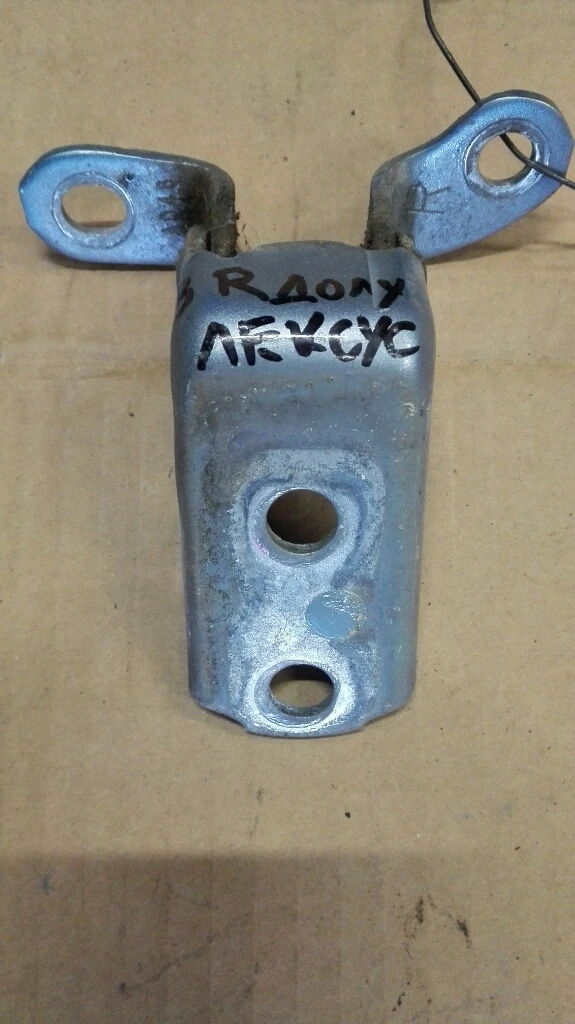 Панта врата задна дясна долна Лексус ИС220