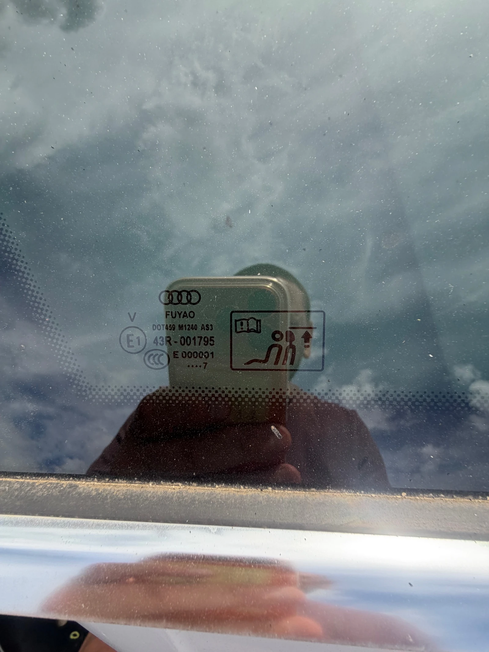 Audi A4 B9 SW 2017г задно ляво стъкло на панела, снимка 2 - Части - 55270181
