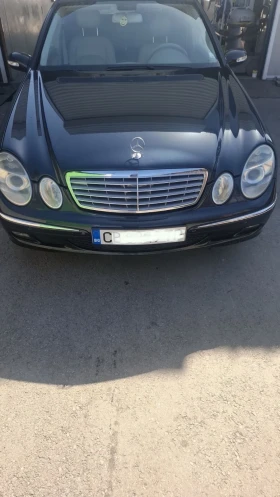 Mercedes-Benz E 500 4MATIC, снимка 1