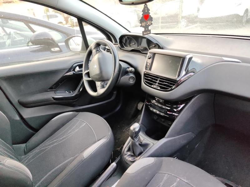 Peugeot 208 1.6HDi, снимка 4 - Автомобили и джипове - 47763858