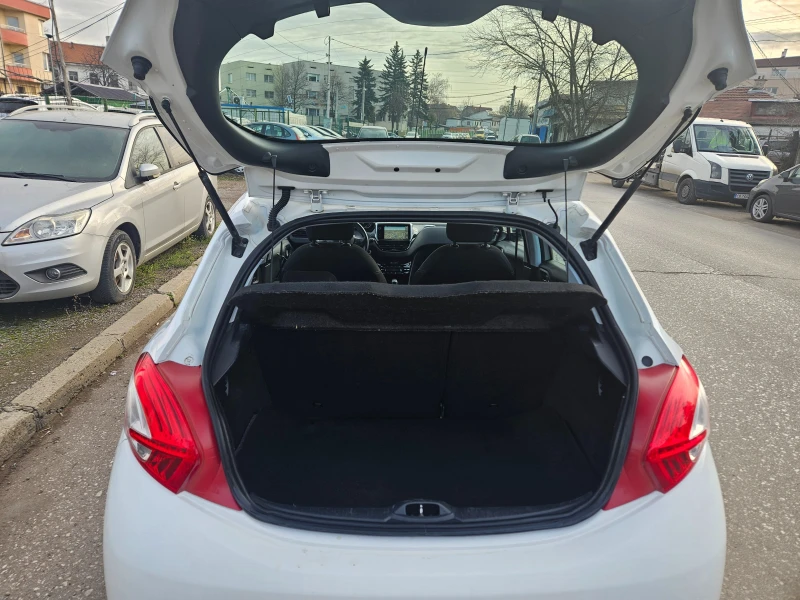 Peugeot 208 1.6HDi лизинг, снимка 16 - Автомобили и джипове - 47763858
