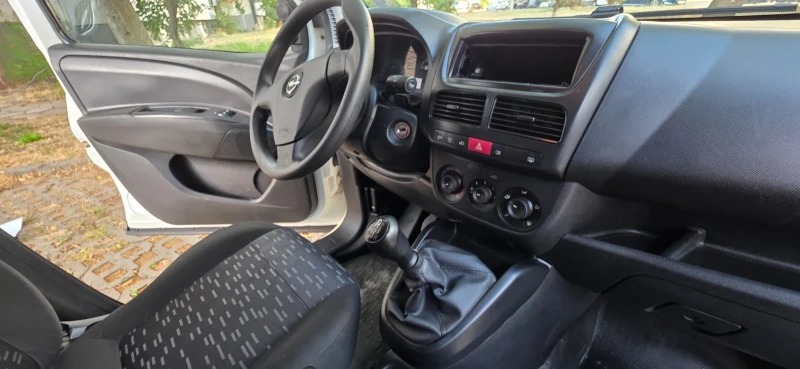Opel Combo, снимка 9 - Автомобили и джипове - 52592023