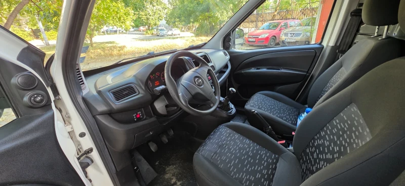 Opel Combo, снимка 7 - Автомобили и джипове - 52592023
