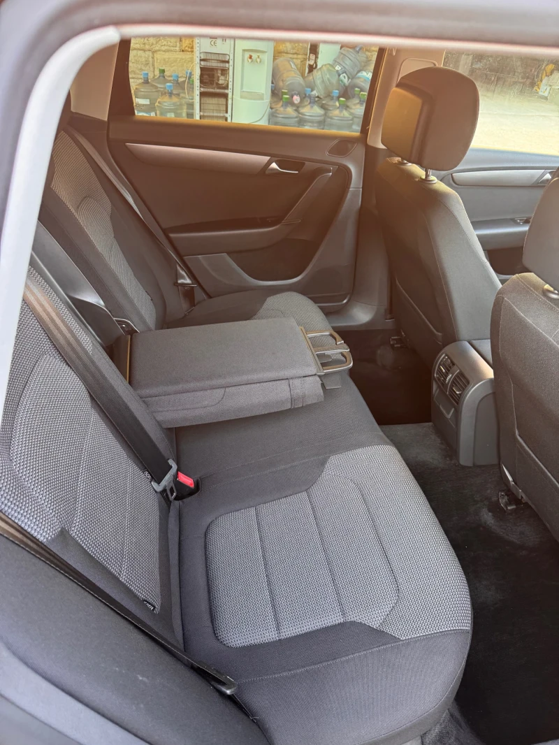 VW Passat 2.0 TDI CFFB Перфектен , снимка 7 - Автомобили и джипове - 53527751