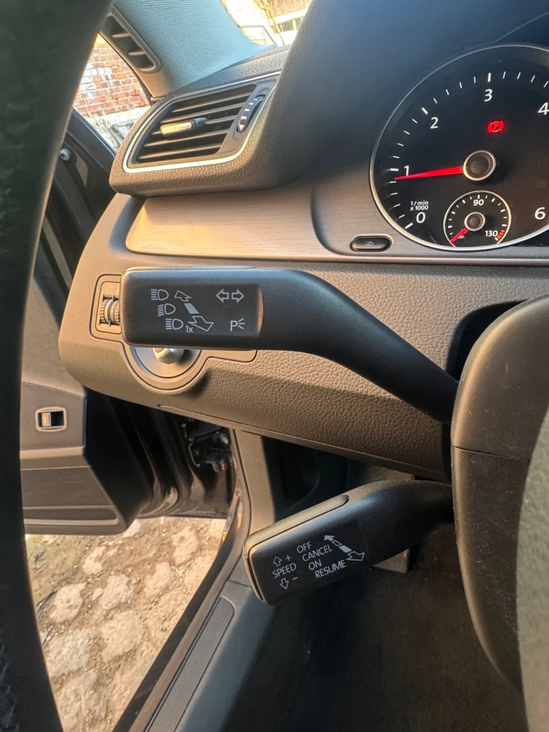 VW Passat 2.0 TDI CFFB Перфектен , снимка 13 - Автомобили и джипове - 53527751