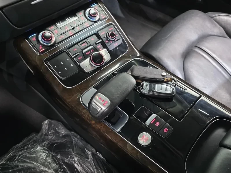 Audi A8 3.0 TDI Quattro - САМО 30% АВАНС, снимка 9 - Автомобили и джипове - 55707671