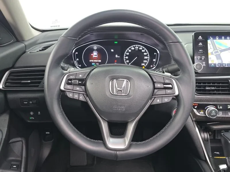 Honda Accord 10Th Generation 1.5 Turbo, снимка 15 - Автомобили и джипове - 55951234