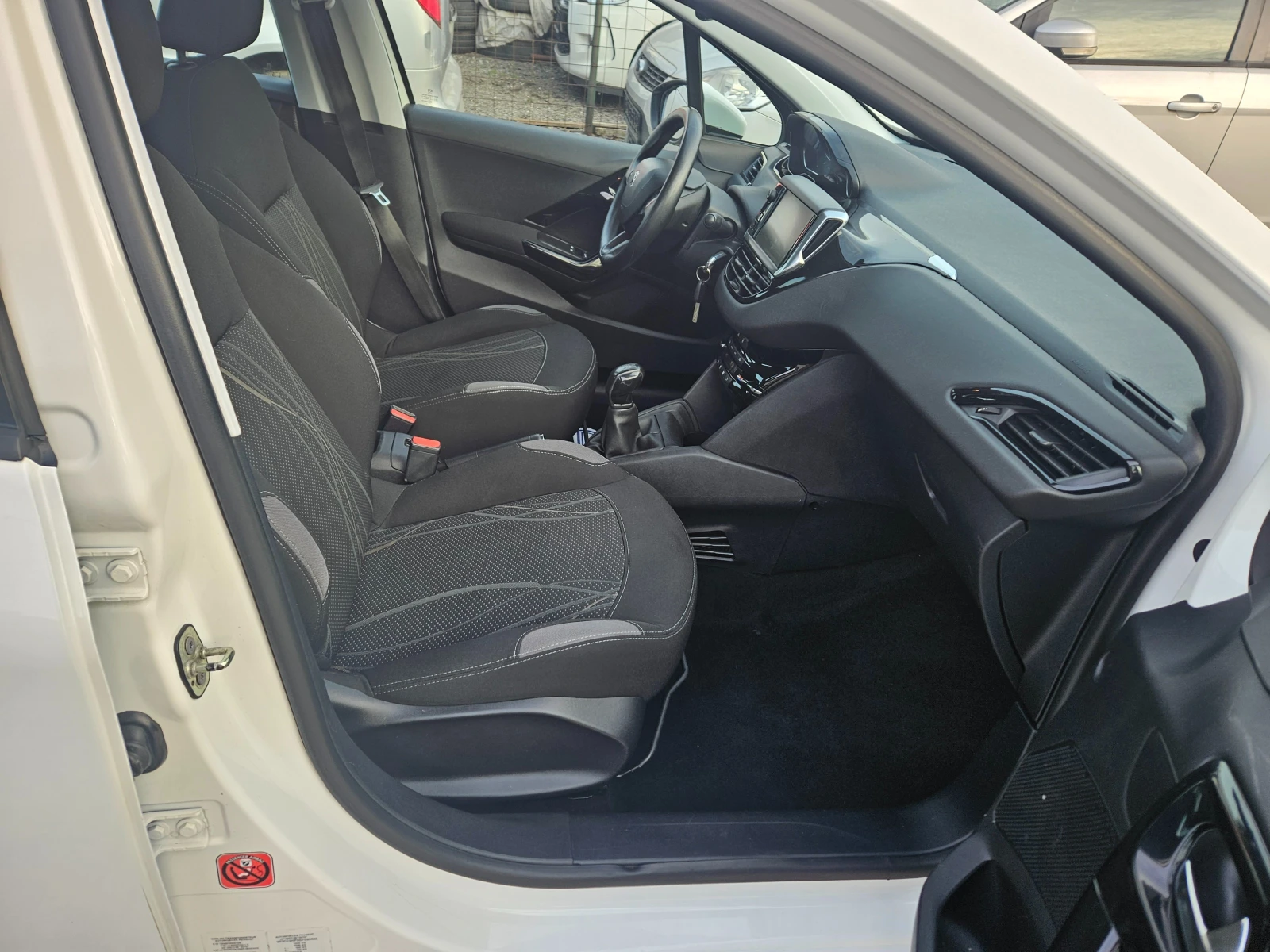 Peugeot 208 1.6HDi ������ | Mobile.bg � ����������� 8