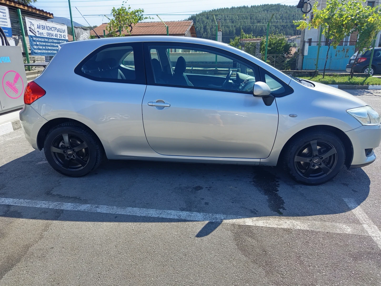 Toyota Auris  - изображение 2