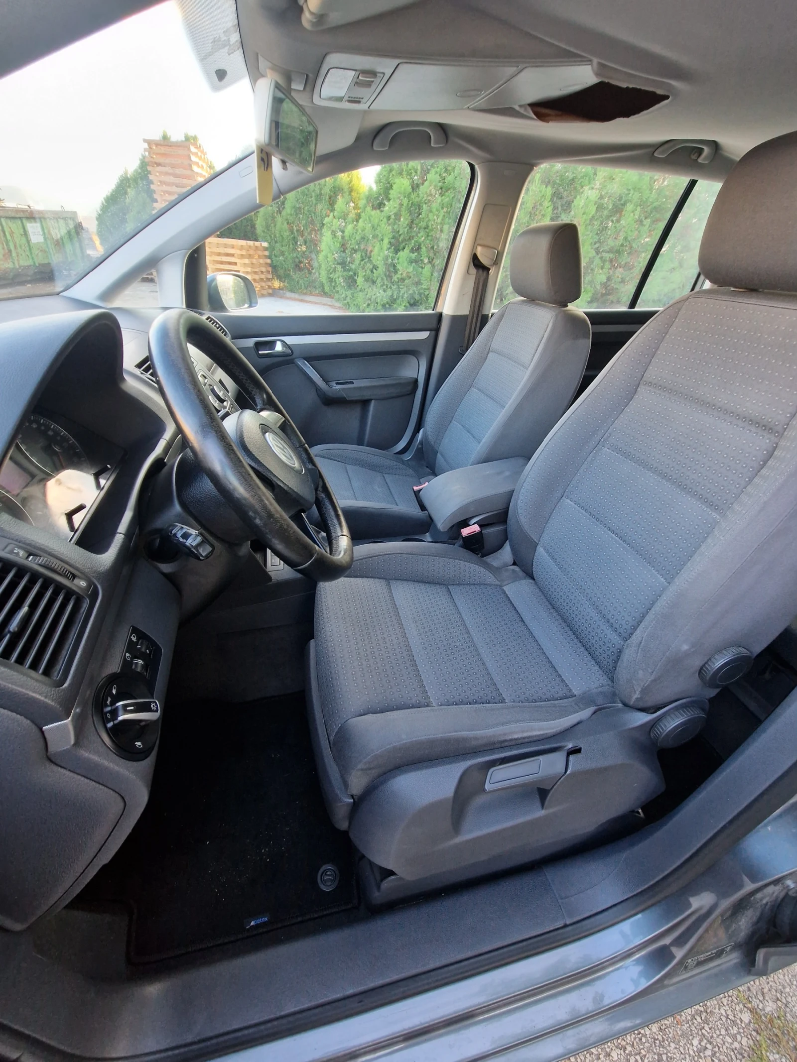 VW Touran 1.9TDI-7 местен/Navi/Климатроник. - изображение 10