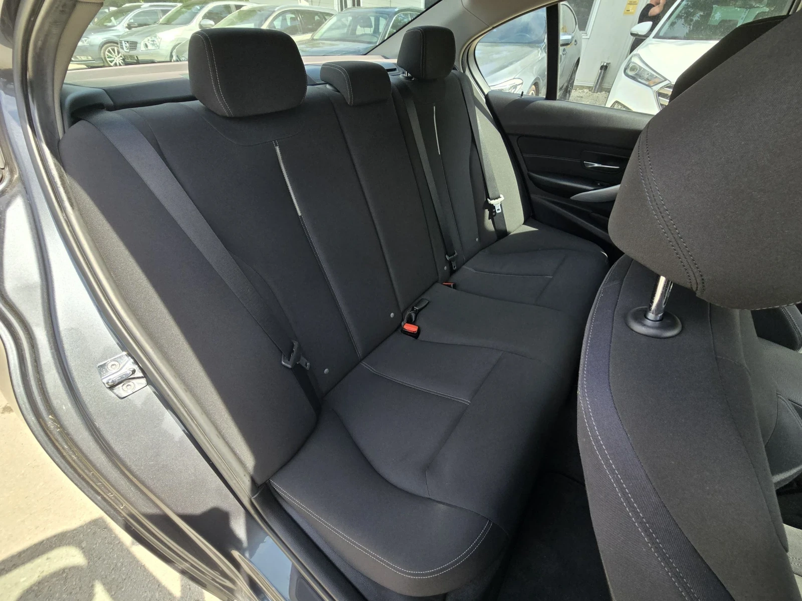 BMW 320 D 184к.с Топ състояние , снимка 14 - Автомобили и джипове - 53706545