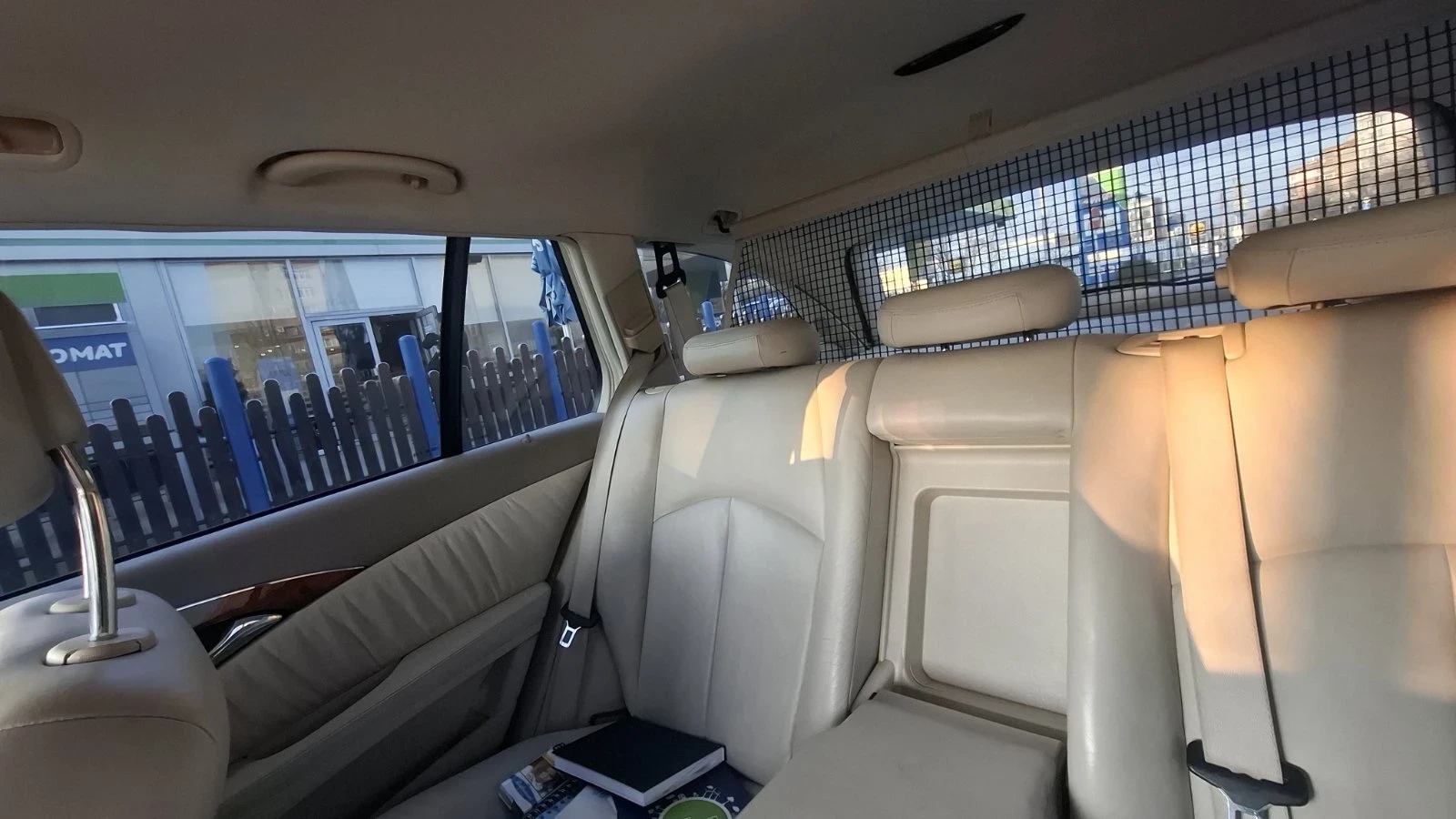 Mercedes-Benz E 500 4MATIC, снимка 9 - Автомобили и джипове - 53907881