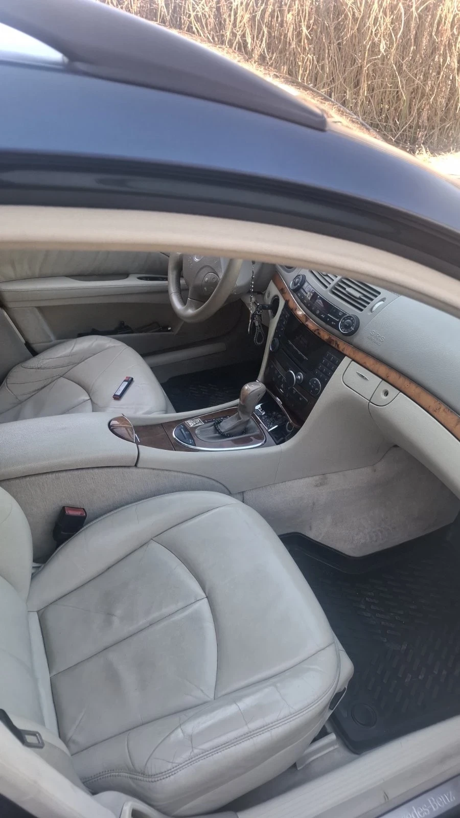 Mercedes-Benz E 500 4MATIC, снимка 7 - Автомобили и джипове - 53907881