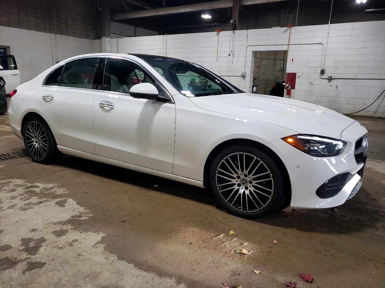 Mercedes-Benz C 300 2l 4Matic, снимка 4 - Автомобили и джипове - 54349164