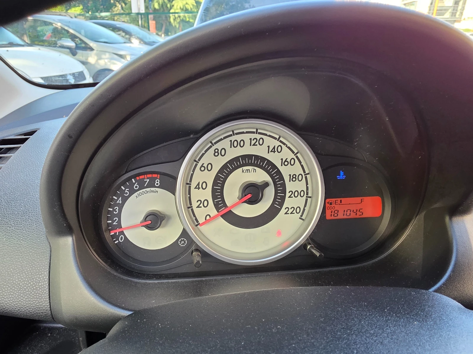 Mazda 2 1.3 i Ce PRO 75кс, снимка 7 - Автомобили и джипове - 54710392