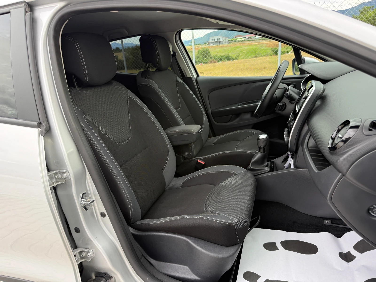 Renault Clio 1.5 DCI FACE LIFT NAVI, снимка 13 - Автомобили и джипове - 54887976