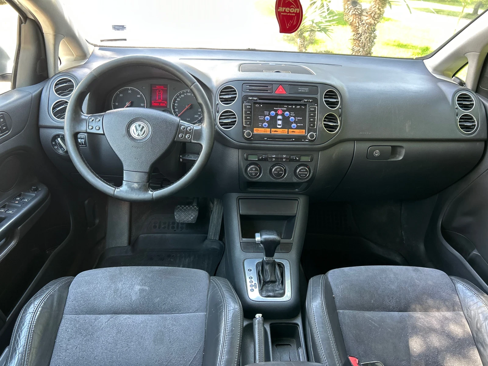 VW Golf Plus 1.9TDI АВТОМАТ, снимка 8 - Автомобили и джипове - 55141445