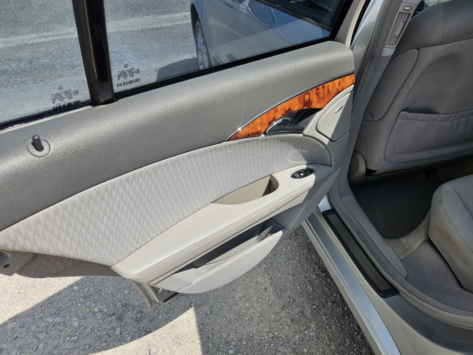 Mercedes-Benz E 220 CDI* Автомат , снимка 6 - Автомобили и джипове - 55178537